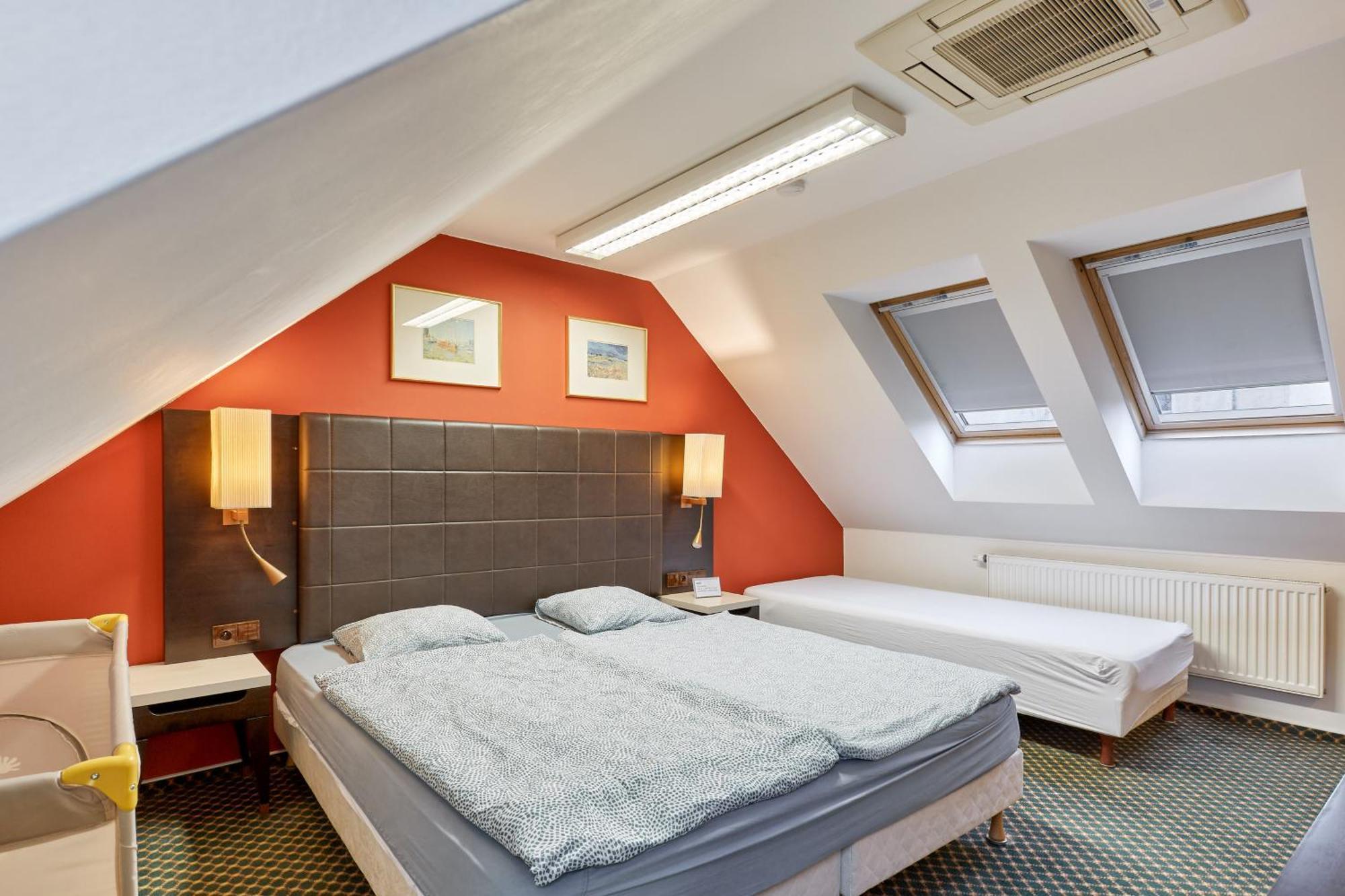 Excellent Apartments In Spa City Center 5 Min Walk From The Colonnade Karlovy Vary Esterno foto